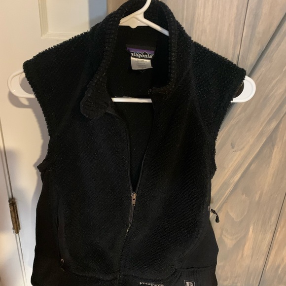 COPY - Patagonia medium woman’s vest. - Picture 4 of 4